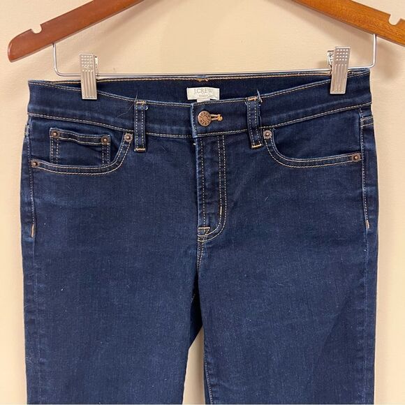 J Crew dark Wash stretch skinny leg jean.  Size 27/30 - Picture 2 of 4